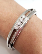 Load image into Gallery viewer, 2.00ct Four Diamond Floating Split Bangle Bracelet In 14k White Gold