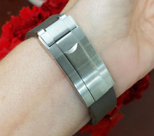 Load image into Gallery viewer, 1970 Vintage Rolex GMT-Master Steel 14k Gold Rootbeer Dot Nipple Dial 1675