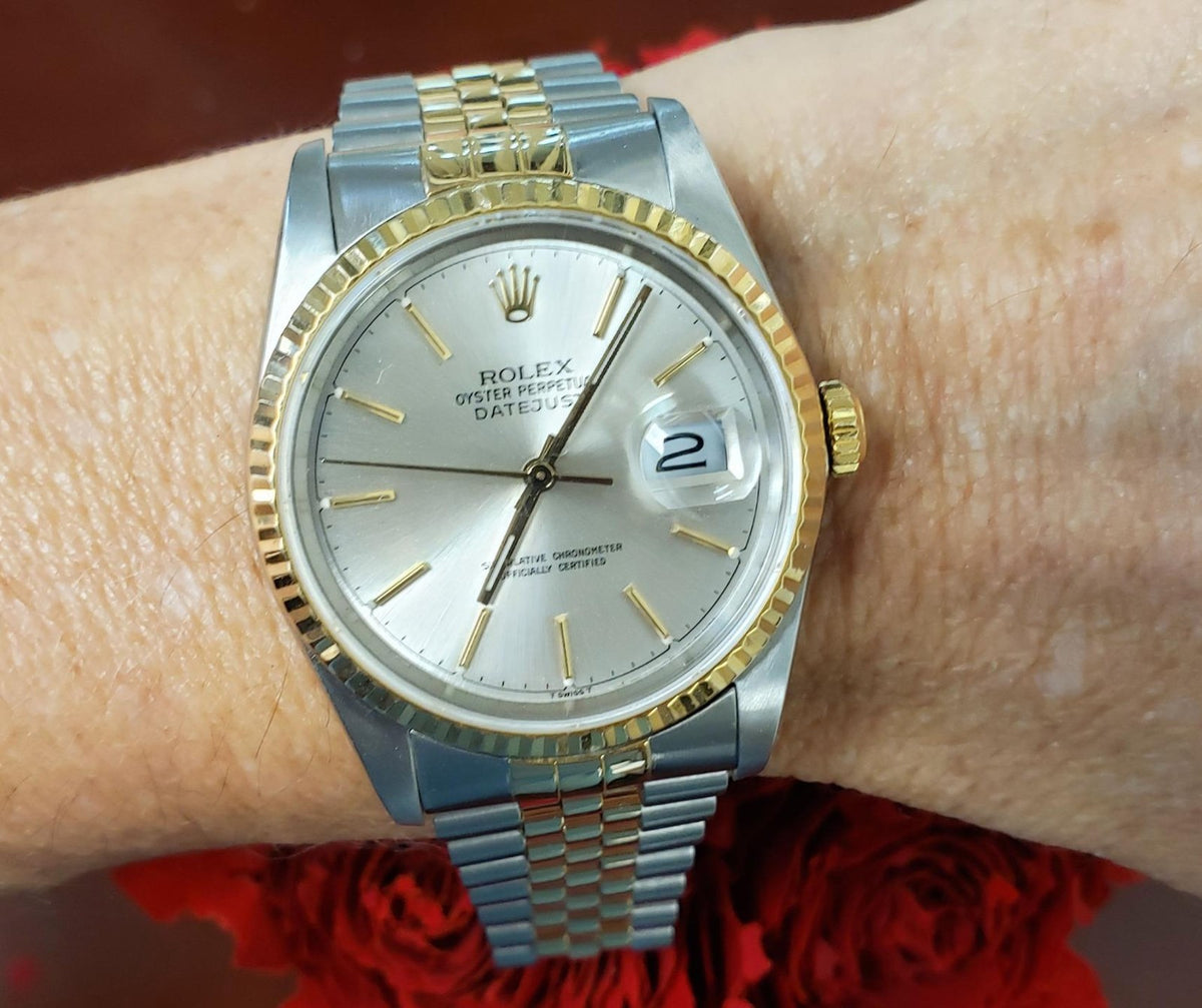 ROLEX バーガンディレザーケース　箱 アンティークのロレックスをヌメ革ベルトでカスタマイズする / 英国