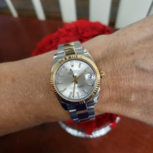 Load and play video in Gallery viewer, 2018 Rolex Datejust 31mm Midsize Two Tone Oyster Auto Fluted (Box/Card) 178273