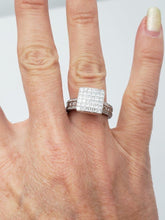 Load image into Gallery viewer, 18k White Gold Rayalty 2.00ct Princess Diamond Invisible Set Ring
