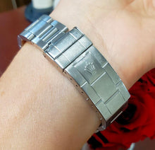 Load image into Gallery viewer, 40mm Vintage Rolex Submariner Stainless Steel Automatic Oyster 1680 8 Mil Serial