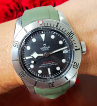 Load image into Gallery viewer, 41mm Tudor Heritage Black Bay Calibre MT5612 Rubber Green Automatic 79730