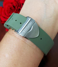 Load image into Gallery viewer, 41mm Tudor Heritage Black Bay Calibre MT5612 Rubber Green Automatic 79730