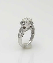 Load image into Gallery viewer, 18k WHITE GOLD 1.00ct ROUND DIAMOND VS2 HALO ENGAGEMENT RING