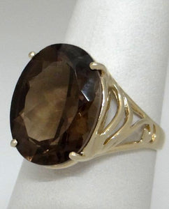 10K YELLOW GOLD 9.00ct OVAL SYNTH BROWN SMOKEY TOPAZ SOLITAIRE RING