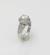 Load image into Gallery viewer, 18k WHITE GOLD 1.00ct ROUND DIAMOND VS2 HALO ENGAGEMENT RING
