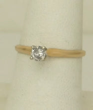 Load image into Gallery viewer, LADIES 10K YELLOW GOLD 0.28ct ROUND DIAMOND SOLITAIRE ENGAGEMENT WEDDING RING