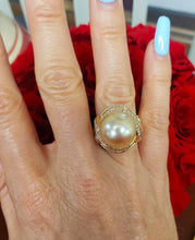 Load image into Gallery viewer, 18k Yellow Gold 13.5mm Golden Tahitian Pearl & Diamond Ring - High-End Quality