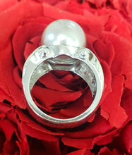 Load image into Gallery viewer, Exquisite 14k White Gold 14mm Tahitian Pearl and Diamond Ring