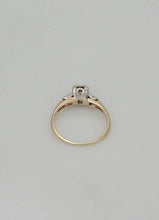 Load image into Gallery viewer, LADIES VINTAGE 14K YELLOW GOLD 1/4ct THREE DIAMOND PROMISE ENGAGEMENT RING