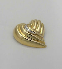 Load image into Gallery viewer, 585 14k YELLOW GOLD ROUND DIAMOND HOLLOW RIBBED 2D PUFFED HEART PIN BROOCH
