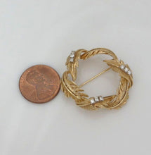 Load image into Gallery viewer, 14k Yellow Gold 1/5c Diamond Textured Wreath Leaf Leaves Pin Brooch 1.31"