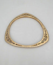 Load image into Gallery viewer, 14k Yellow Gold 3.00ct Diamond Filigree Triangular Oval Bangle Bracelet