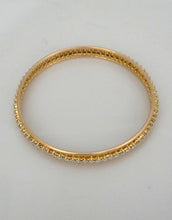 Load image into Gallery viewer, Ladies 14k Yellow Gold 6.00ctw Round Diamond Hard Bangle Bracelet