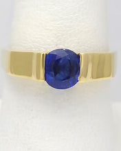 Load image into Gallery viewer, 18k Yellow Gold 1.00ct Blue Round Sapphire Solitaire Designer Ring
