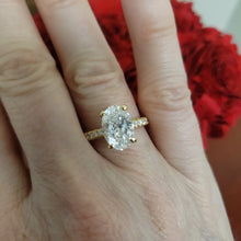 Load and play video in Gallery viewer, 2.25ct Oval Lab Grown Diamond Solitaire Engagement in 18k Yellow Gold

