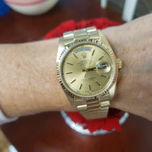 Load and play video in Gallery viewer, 36mm 1984 Rolex Day Date President 18k Yellow Gold Fluted Auto Quick Set 18038

