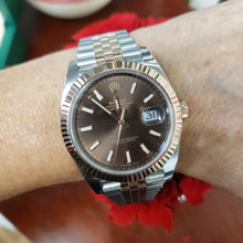 Load and play video in Gallery viewer, Complete 2021 Rolex Datejust 41 Two Tone Steel Rose Gold Chocolate Dial 126331
