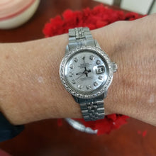 Load and play video in Gallery viewer, 1968 Ladies 25mm Rolex Datejust Stainless Steel MOP Diamond Jubilee 6517
