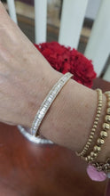 Load and play video in Gallery viewer, 14k Yellow Gold 3.00ct Diamond Baguette Round Hinged Bangle Bracelet 13.2g 585
