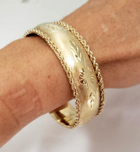 Load image into Gallery viewer, 14k Yellow Gold Floral Wide Hinge Bangle Bracelet
