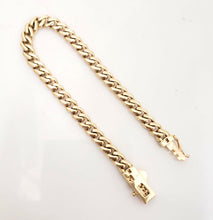 Load image into Gallery viewer, Mens 2 3/4ct Diamond 5.7mm Curb Link Bracelet in 14k Yellow Gold 7&quot;
