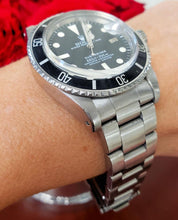Load image into Gallery viewer, 40mm Vintage Rolex Submariner Stainless Steel Automatic Oyster 1680 8 Mil Serial
