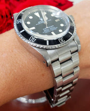 Load image into Gallery viewer, 40mm Vintage Rolex Submariner Stainless Steel Automatic Oyster 1680 8 Mil Serial
