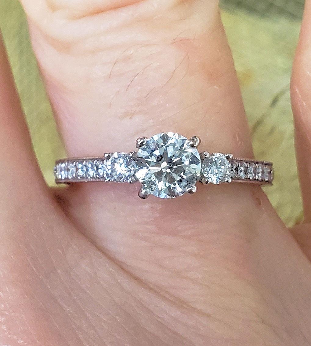 750 gold diamond ring sales