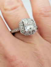 Load image into Gallery viewer, 1 1/2ct t.w. PRINCESS CUT DIAMOND ENGAGEMENT RING in PLATINUM VS2/HI
