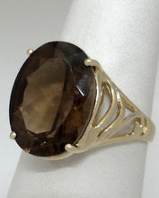 Load image into Gallery viewer, 10K YELLOW GOLD 9.00ct OVAL SYNTH BROWN SMOKEY TOPAZ SOLITAIRE RING
