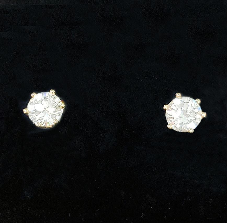 1.04ct T.W. Round Brilliant Cut Diamond Studs Earrings in 14k Yellow Gold