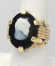 Load image into Gallery viewer, 14k YELLOW GOLD CUSTOM MADE OVAL BLACK ONYX WHITE CARVED ANIMAL CAT RING
