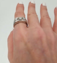 Load image into Gallery viewer, MENS 950 PLATINUM 1/2ct VS2-SI1 ROUND DIAMOND SOLID HEAVY THREE STONE BAND RING
