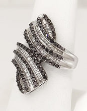 Load image into Gallery viewer, LADIES 10k WHITE GOLD 1.00ct BLACK &amp; WHITE CLEAR DIAMOND DIAMOND WRAP RING
