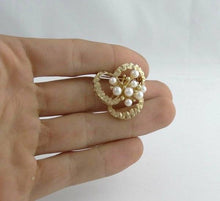 Load image into Gallery viewer, LADIES 14K YELLOW GOLD 8 ROUND PEARL FLOWER PIN BROOCH
