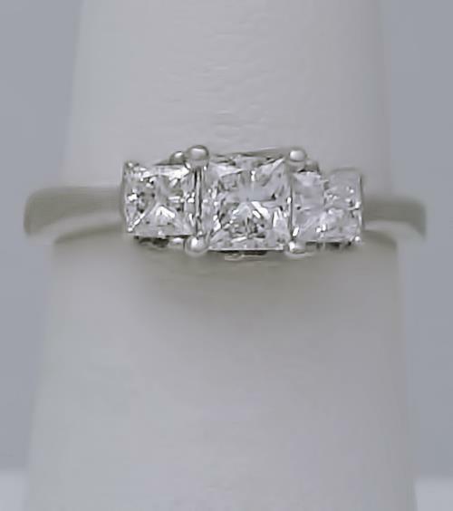 14k WHITE GOLD 1.00ct PRINCESS CUT DIAMOND THREE STONE ENGAGEMENT RING