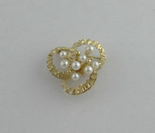 Load image into Gallery viewer, LADIES 14K YELLOW GOLD 8 ROUND PEARL FLOWER PIN BROOCH
