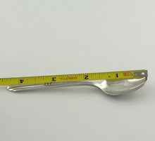 Load image into Gallery viewer, FAIRFIELD SILVERPLATE TULIP PATTERN 2 DEMITASSE SPOON SET 4 3/8&quot;
