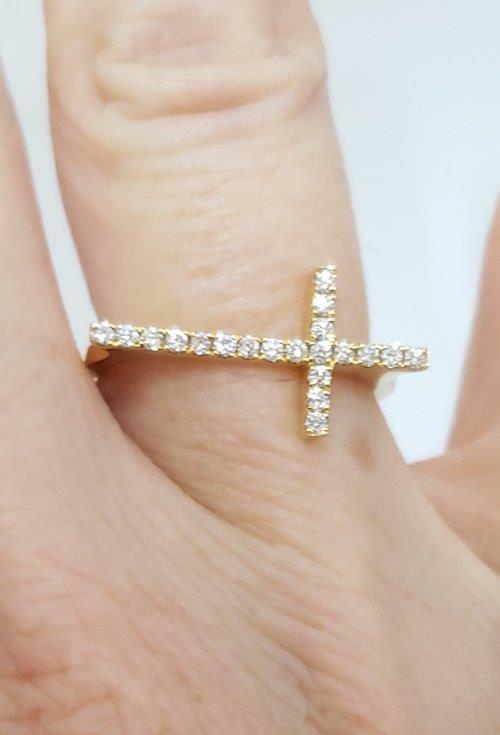 Afarin Collection 18k Yellow Gold .16ct VS/G Diamond Sideways Cross Ring