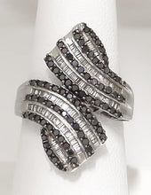 Load image into Gallery viewer, LADIES 10k WHITE GOLD 1.00ct BLACK &amp; WHITE CLEAR DIAMOND DIAMOND WRAP RING
