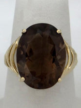 Load image into Gallery viewer, 10K YELLOW GOLD 9.00ct OVAL SYNTH BROWN SMOKEY TOPAZ SOLITAIRE RING
