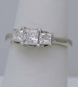 14k WHITE GOLD 1.00ct PRINCESS CUT DIAMOND THREE STONE ENGAGEMENT RING