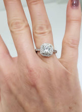 Load image into Gallery viewer, 1 1/2ct t.w. PRINCESS CUT DIAMOND ENGAGEMENT RING in PLATINUM VS2/HI
