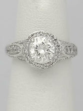 Load image into Gallery viewer, 18k WHITE GOLD 1.00ct ROUND DIAMOND VS2 HALO ENGAGEMENT RING
