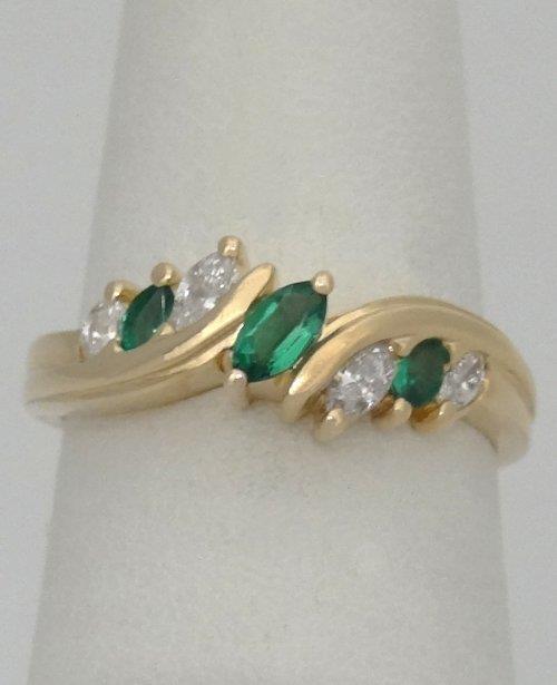 LADIES 14K YELLOW GOLD MARQUISE 1/4ct GREEN TOURMALINE DIAMOND RING