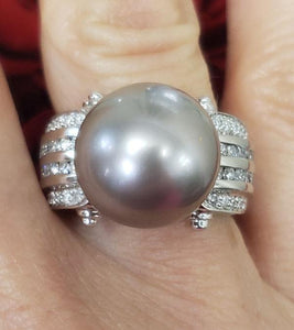 Exquisite 14k White Gold 14mm Tahitian Pearl and Diamond Ring