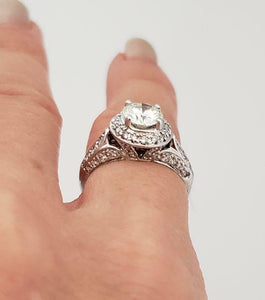 18k WHITE GOLD 1.00ct ROUND DIAMOND VS2 HALO ENGAGEMENT RING