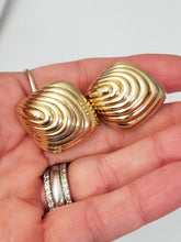 Load image into Gallery viewer, 14k Yellow Gold Hollow Puff Domed Ribbed Earrings
